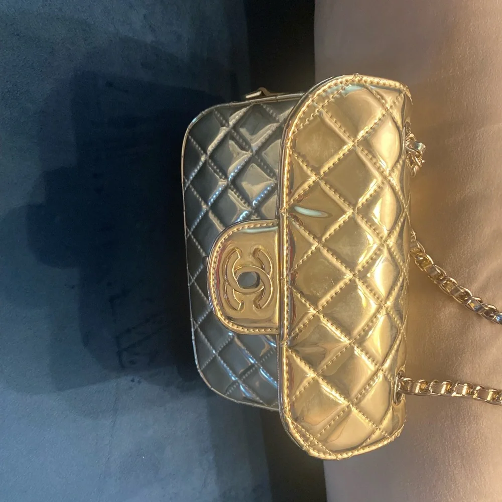Gold Quilted CC Crossbody Shoulder Bag - Picture 9 of 12